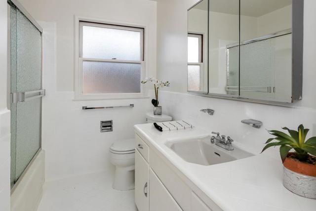 1202 Woodland Drive, San Mateo CA: https://media.crmls.org/mediaz/153844ed-1c45-4386-b2de-ba4182e88eb8.jpg