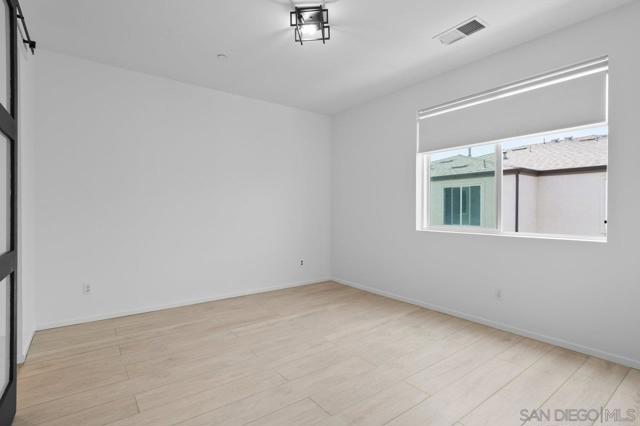 5212 Beachfront Cove, San Diego CA: https://media.crmls.org/mediaz/1538d546-0005-4935-a184-f8301fc20e9c.jpg