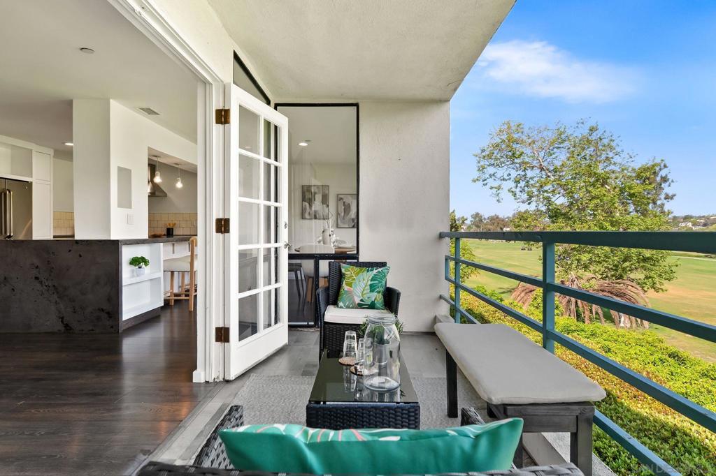 2556 Navarra Drive - photo 11