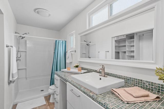 4503 Carnaby, Carlsbad CA: https://media.crmls.org/mediaz/153a58e8-3c74-424d-a2e1-b9f587e24433.jpg