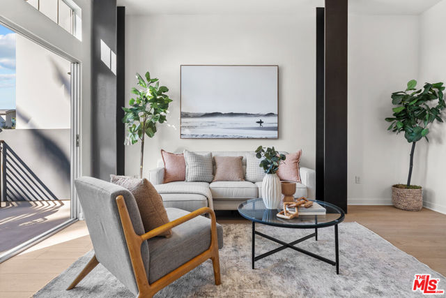 5350 Playa Vista Drive, Playa Vista CA: https://media.crmls.org/mediaz/153b26e4-bd9e-493b-998d-3e3a088e5dda.jpg