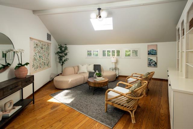 700 Laurelwood Drive, San Mateo CA: https://media.crmls.org/mediaz/153bd040-cdab-47bd-8c32-8ef46fbcf45c.jpg
