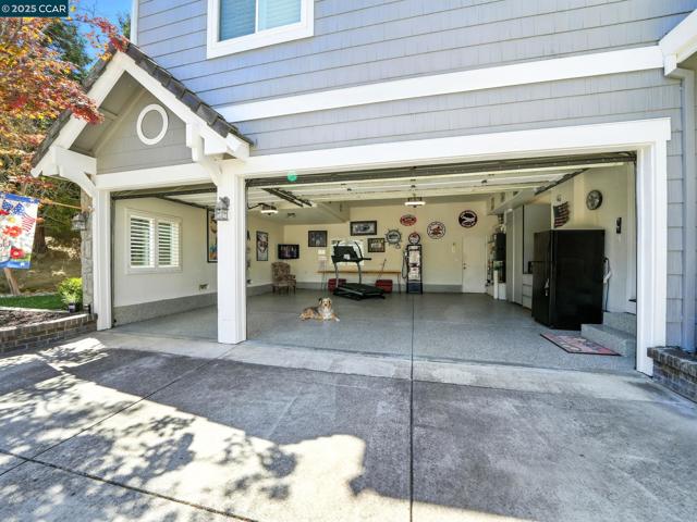 3052 Miwok Way, Clayton CA: https://media.crmls.org/mediaz/153c67be-b7f8-4c66-9281-40798d11e2d7.jpg