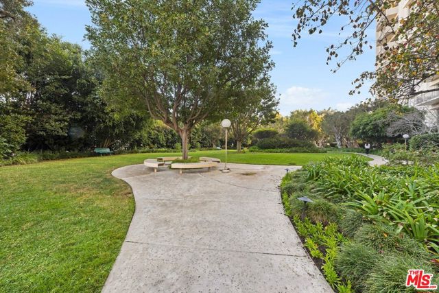 2170 Century Park East, Los Angeles CA: https://media.crmls.org/mediaz/153cc631-5371-4047-82f1-52f1f4fc8548.jpg