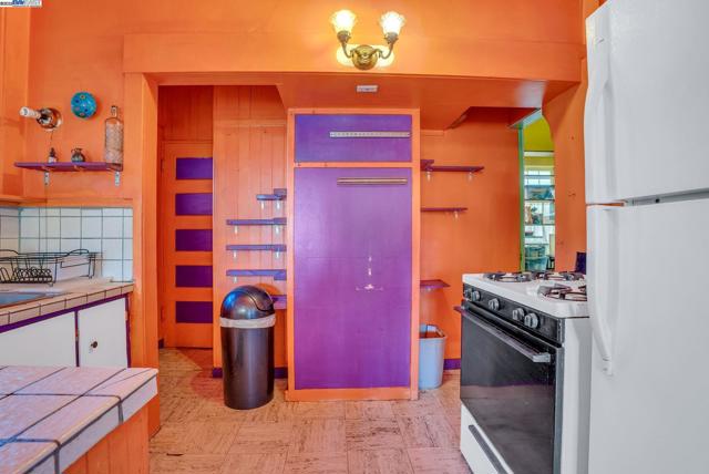 Image 12 of 51 For 227 Orange Street