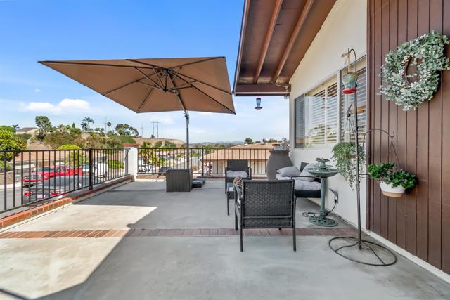 3719 Balboa Drive, Oceanside CA: https://media.crmls.org/mediaz/153d9efc-5433-4034-b3a5-3e0331e4c589.jpg