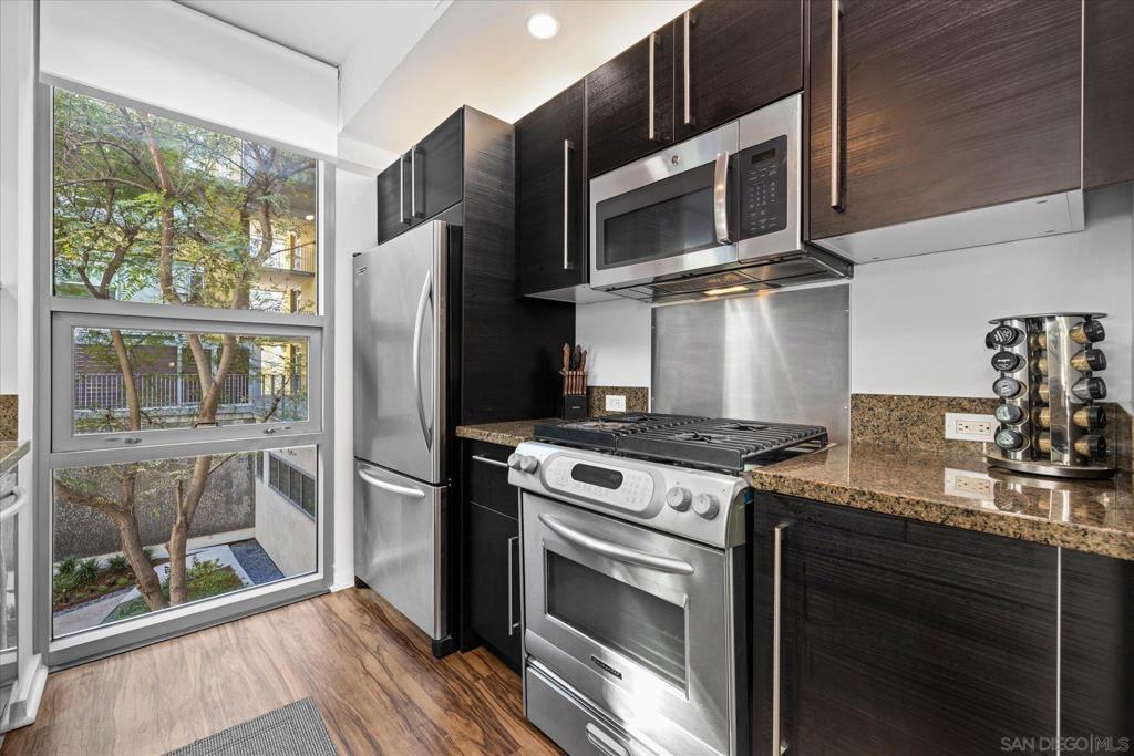 321 10th Ave - photo 10