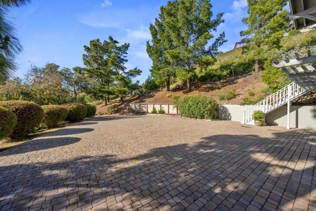 31475 Via Las Rosas, Carmel Valley CA: https://media.crmls.org/mediaz/153e0b93-05a8-4695-b30f-91f23b7d8e28.jpg
