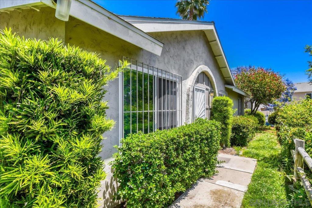 7876 Camino Huerta