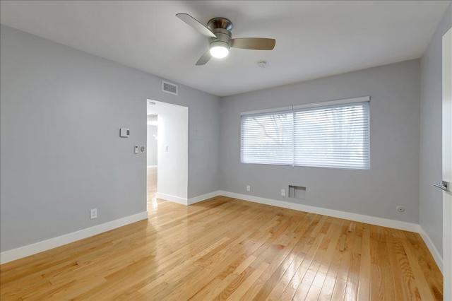 1203 N Sweetzer Avenue, West Hollywood CA: https://media.crmls.org/mediaz/153e4471-51b5-4041-bbb0-2a4156355bf2.jpg