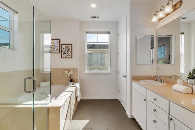 636 Bair Island Road, Redwood City CA: https://media.crmls.org/mediaz/153e4b9c-4800-4348-b2b6-50d5d801f7e2.jpg