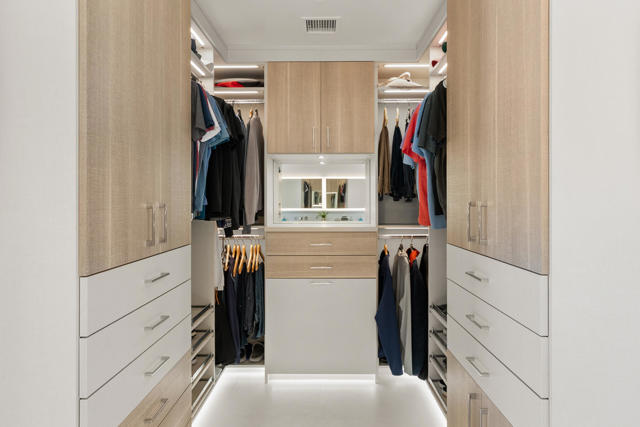 1069 Azure Court, Palm Springs CA: https://media.crmls.org/mediaz/153fb7ca-fa5d-40eb-9314-78df0c38d9df.jpg