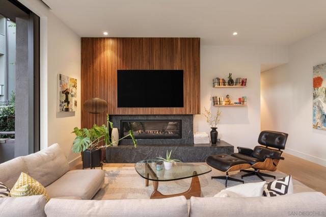 404 Pine Needles, Del Mar CA: https://media.crmls.org/mediaz/15400a76-ddc1-4ac3-b032-787658e885d7.jpg