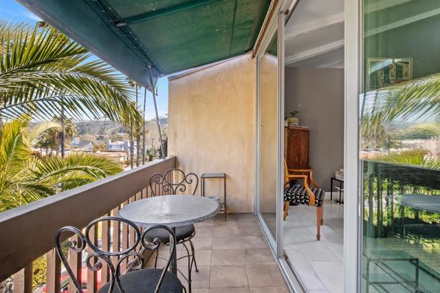 6455 La Jolla Blvd., La Jolla CA: https://media.crmls.org/mediaz/15401832-2dd5-4379-8862-12e6883dfa7f.jpg