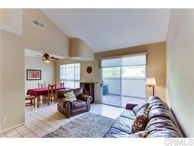 Detail Gallery Image 6 of 16 For 3618 Ruette De Ville, San Diego,  CA 92130 - 2 Beds | 2/1 Baths