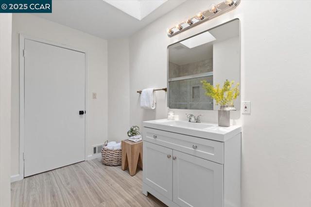 1578 Dianda Dr, Concord CA: https://media.crmls.org/mediaz/1540cd29-4fb2-4faf-9aee-edac56ae8bc1.jpg