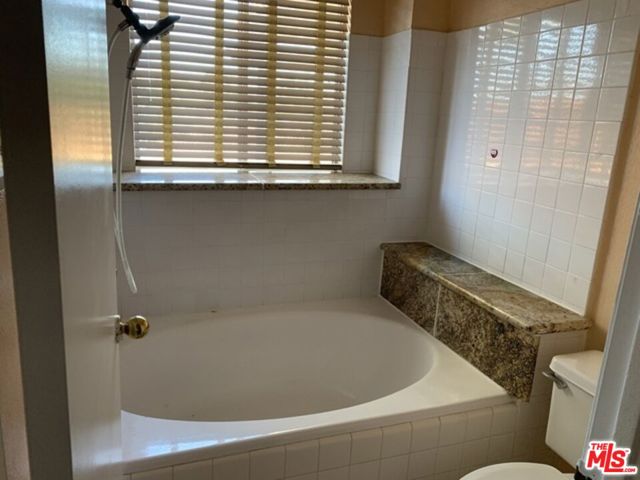 2952 La Vista Avenue, Corona CA: https://media.crmls.org/mediaz/15413a80-c795-47a2-90be-0482828bf4a3.jpg
