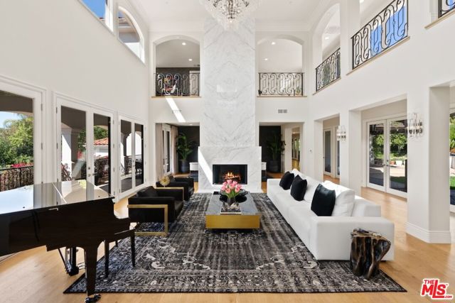 23593 Park South Street, Calabasas CA: https://media.crmls.org/mediaz/154144ea-4b8b-4257-b44e-d8f30367a2b2.jpg