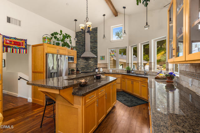 Detail Gallery Image 13 of 44 For 15990 Maricopa Hwy, Ojai,  CA 93023 - 4 Beds | 3 Baths