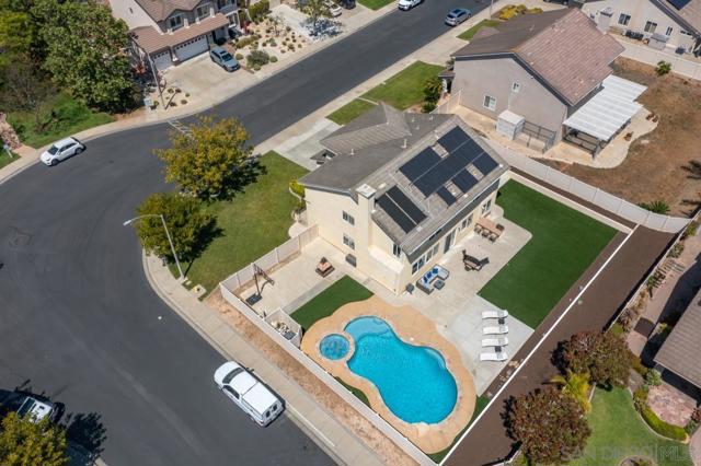 1889 Autumn Ln, Vista CA: https://media.crmls.org/mediaz/1541b3da-165f-470a-b42f-7e97f3d01913.jpg