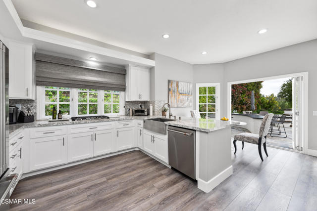 4646 Pine Valley Place, Westlake Village CA: https://media.crmls.org/mediaz/1541c67c-2b4c-409b-a9ac-8e82a4554944.jpg