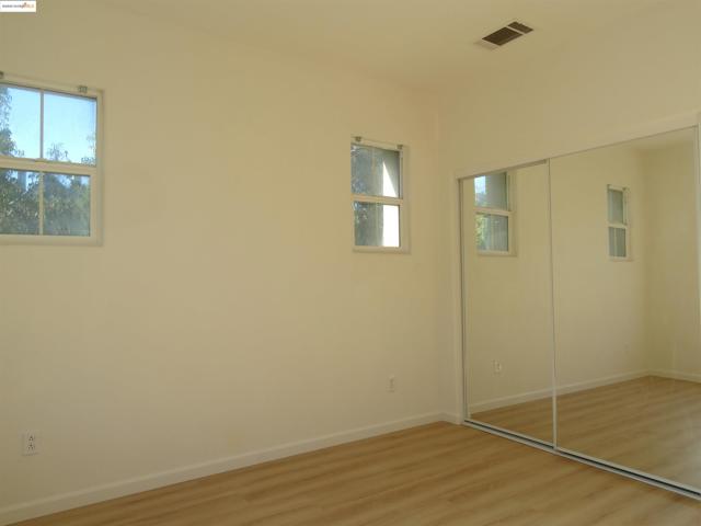 1150 Summer Ln, Richmond CA: https://media.crmls.org/mediaz/15421905-bd3a-4621-af3b-3b1d94b47dd2.jpg