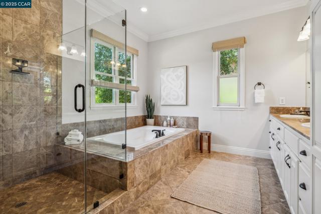 10 Candlelight Lane, Lafayette CA: https://media.crmls.org/mediaz/154282e3-6ff2-4697-9461-67a5d2bdb6e6.jpg