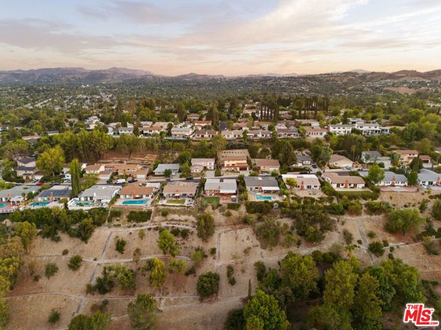 23699 Sandalwood Street, West Hills CA: https://media.crmls.org/mediaz/15428828-f76c-4e11-85ca-44149df89529.jpg