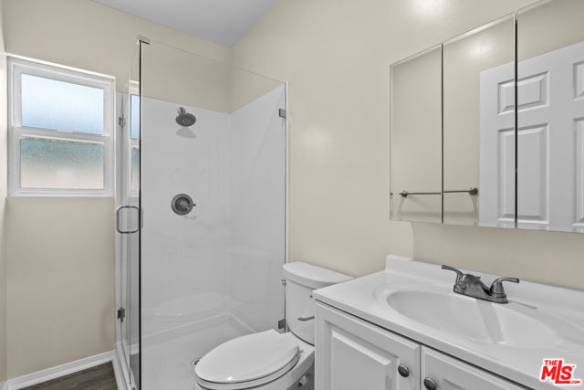 11241 Pearl Street, Los Angeles CA: https://media.crmls.org/mediaz/154340da-6b9e-4641-9a6a-4a073bcb1aa8.jpg