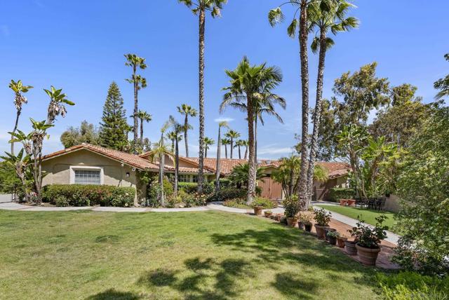 6518 Monte Fuego, Rancho Santa Fe CA: https://media.crmls.org/mediaz/1543a65c-ff50-4a4f-9e41-1091268b992e.jpg