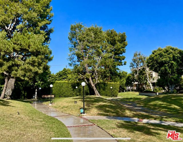 2 Bed Home for Sale in Los Angeles, California