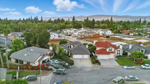 735 Georgetown Place, Gilroy CA: https://media.crmls.org/mediaz/1544cbfc-5a08-453f-a486-11d6dd336380.jpg