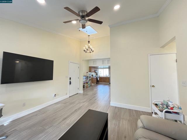 120 Bonita Ct, Rodeo CA: https://media.crmls.org/mediaz/15454766-06f0-40fb-baff-f93d2e93ace2.jpg