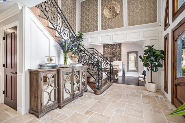 91 RED CYPRESS CT, Danville CA: https://media.crmls.org/mediaz/1545af94-1a06-4bc3-bdc8-3d0f5a964409.jpg