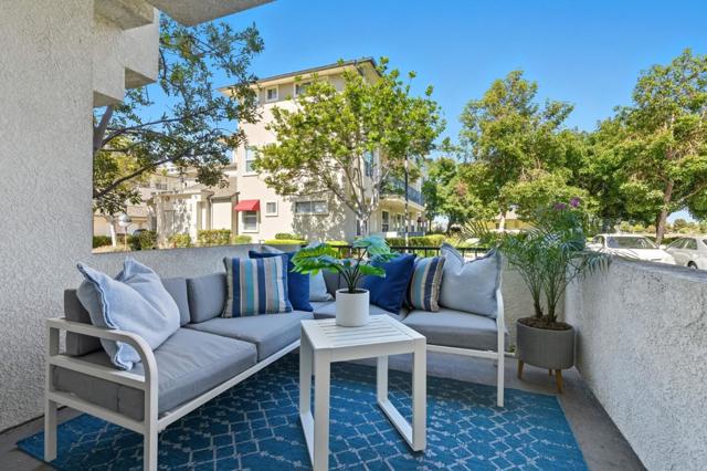 401 Baltic Circle, Redwood City CA: https://media.crmls.org/mediaz/154628a0-d54a-4aad-9b7c-59f26aca3e64.jpg