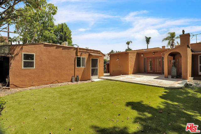 1107 Alfred, Los Angeles CA: https://media.crmls.org/mediaz/154640fa-3509-46f1-9e7a-30e8c213460d.jpg