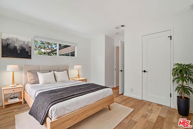 4340 W 60th Street, Los Angeles CA: https://media.crmls.org/mediaz/1547099a-8bcf-496a-b19a-f48284275764.jpg