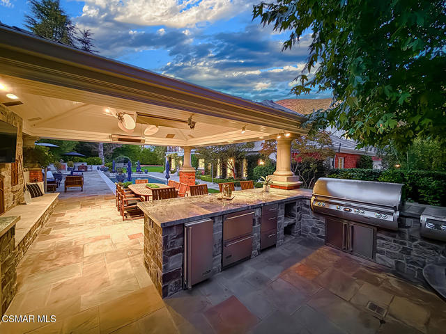 581 Lakeview Canyon Road, Westlake Village CA: https://media.crmls.org/mediaz/15471530-05b0-4f49-8b06-ed8e2332a779.jpg