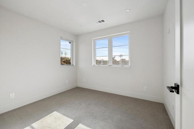 577 Creekside Court, Half Moon Bay CA: https://media.crmls.org/mediaz/1547a527-141e-4428-b7c1-31ea09e08db7.jpg