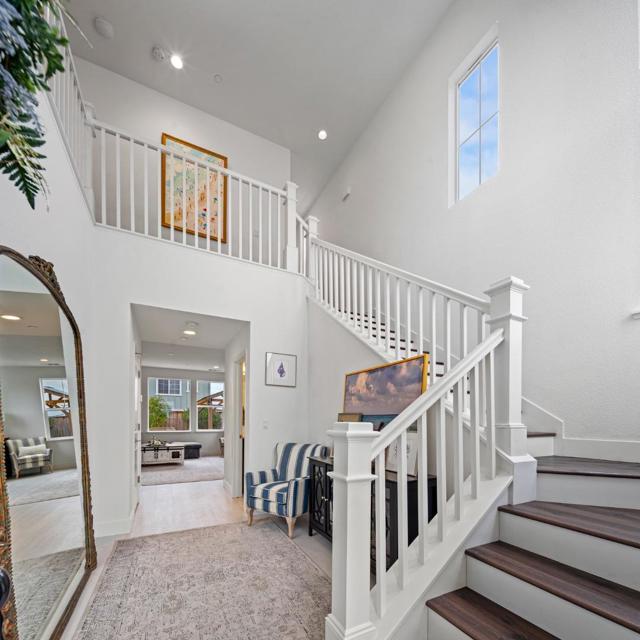 287 Skyview Drive, Marina CA: https://media.crmls.org/mediaz/1547d45e-5583-427f-8c03-639d9016a3f9.jpg