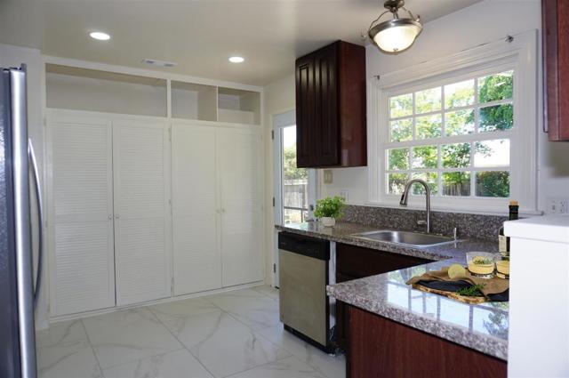 408 Casita Court, San Jose CA: https://media.crmls.org/mediaz/15483ee6-aefa-4530-aee3-fa2efb2ddd56.jpg