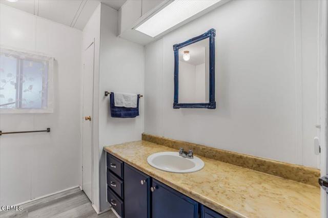 1500 Richmond Rd, Santa Paula CA: https://media.crmls.org/mediaz/15486963-aa3f-4164-806a-40eddf3f3d54.jpg