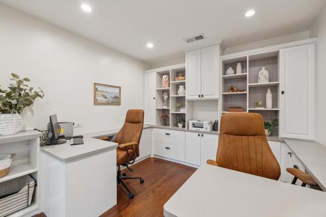 830 Monte Rosa Drive, Menlo Park CA: https://media.crmls.org/mediaz/15486faf-674d-40e7-a346-3090c48aa4ee.jpg