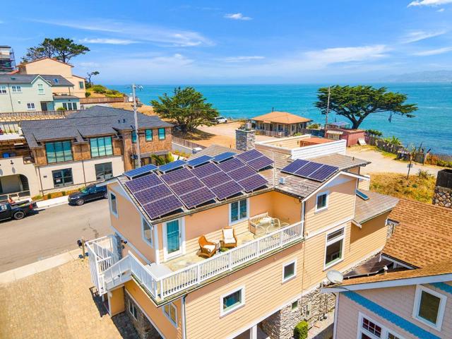 1207 Danmann Avenue, Pacifica CA: https://media.crmls.org/mediaz/15487bff-e405-42f5-a20c-9cd00145afca.jpg