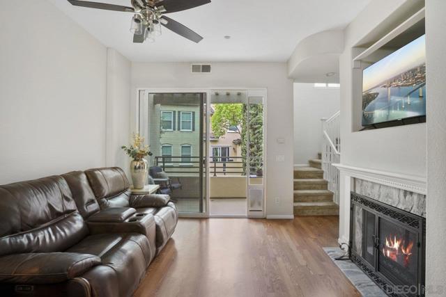 2989 Escala Circle, San Diego CA: https://media.crmls.org/mediaz/15487c35-fa96-4211-87e3-eca746e1312e.jpg