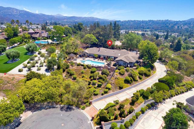 17505 Corte Lomas Verde, Poway CA: https://media.crmls.org/mediaz/15489d39-c2b1-4299-994a-a0ee0fba083f.jpg