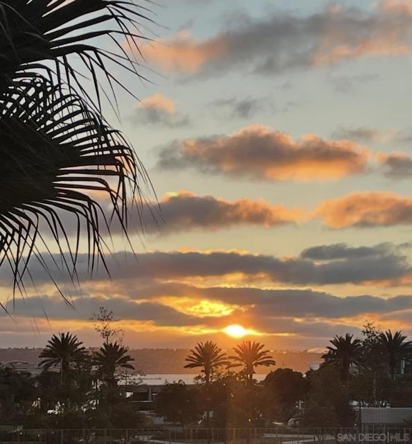 888 W E Street, San Diego CA: https://media.crmls.org/mediaz/1548c50a-5083-4ef8-9722-b6bddb24da77.jpg