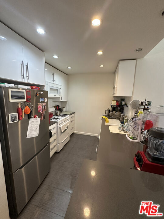 1240 S Corning Street, Los Angeles CA: https://media.crmls.org/mediaz/1548dd24-7a12-4429-8a3e-be76a5456108.jpg