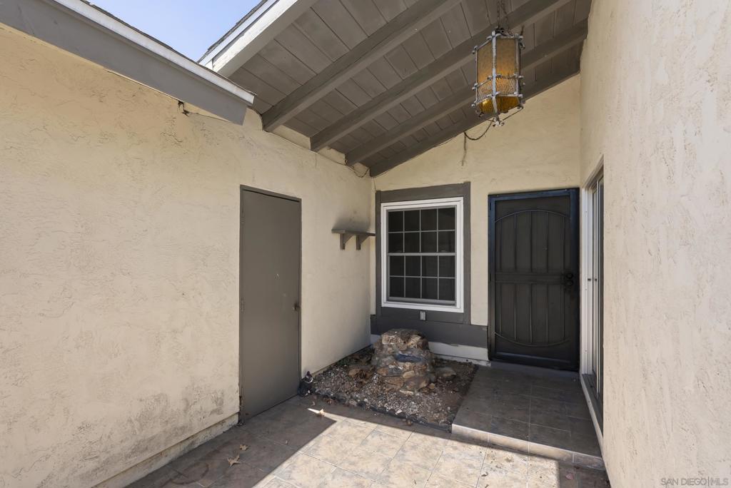 MLS #250035175SD img 2