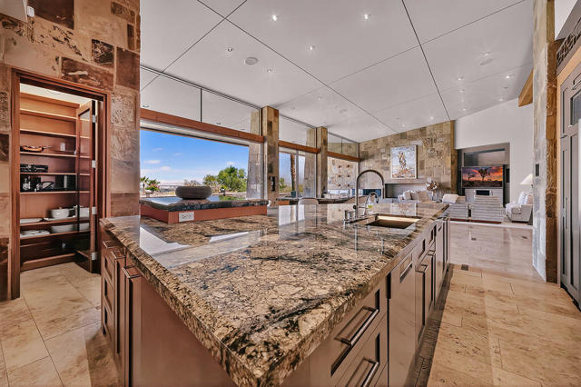 9 Rockcrest, Rancho Mirage CA: https://media.crmls.org/mediaz/154a9b8b-dd7c-41d3-9121-d68e63cdb870.jpg